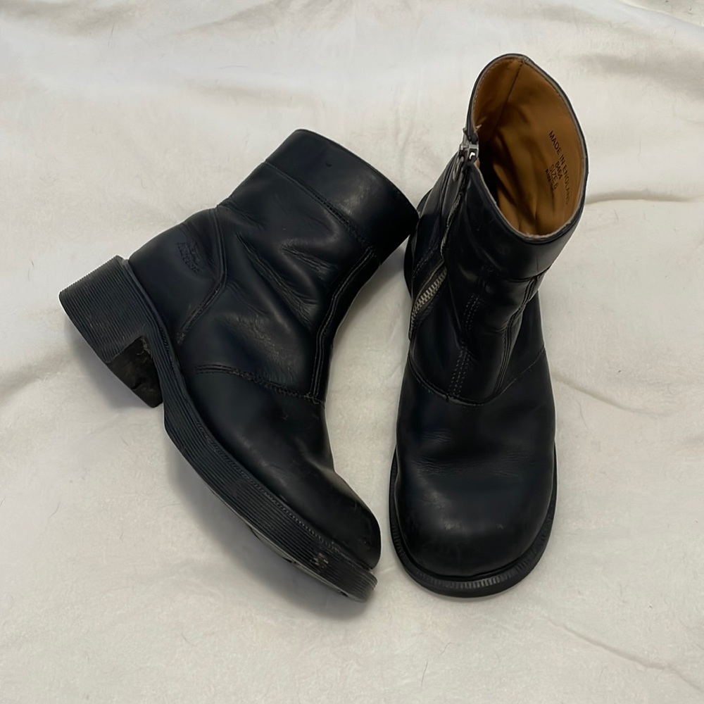 *Vintage* Dr Martens Black Zip up Boot